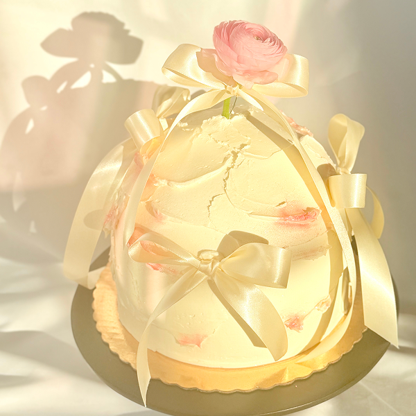 The Dome Cake – A Sculptural Showpiece for Any Celebration