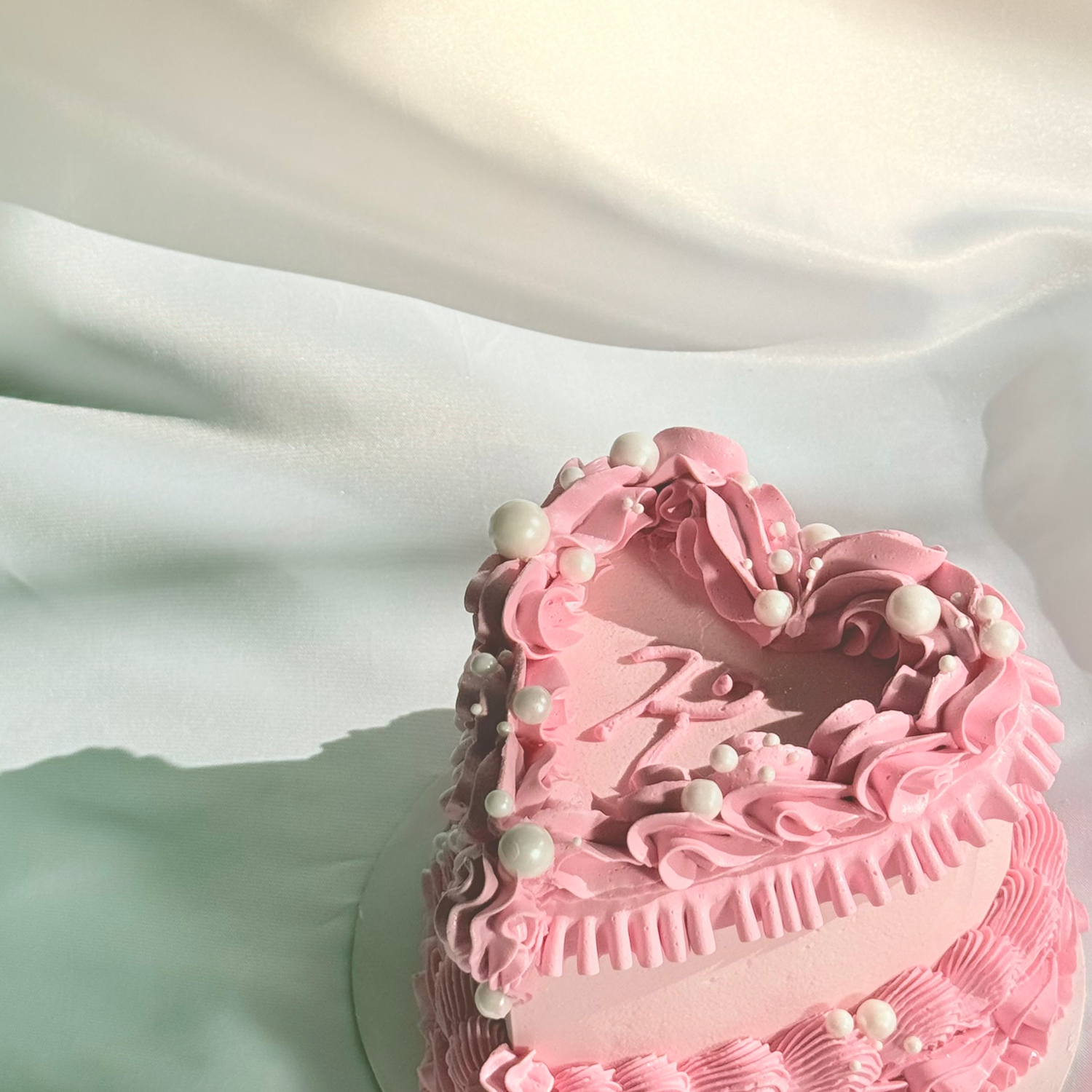 Mini Heart Cake – A Bite of Elegance, Wrapped in Love